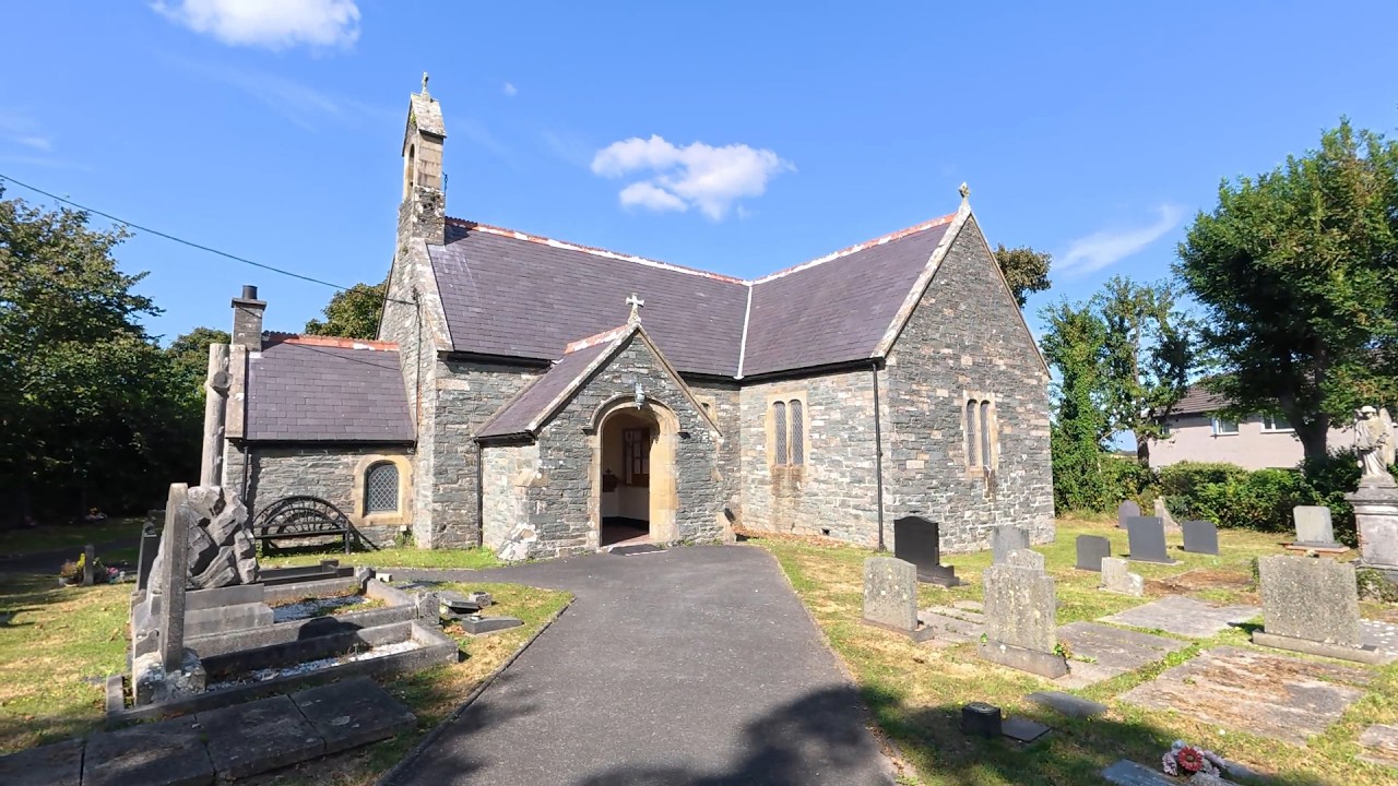 Церковь Святого Михаила и всех Ангелов — Вэлли. Современная церковь по меркам острова Англси.