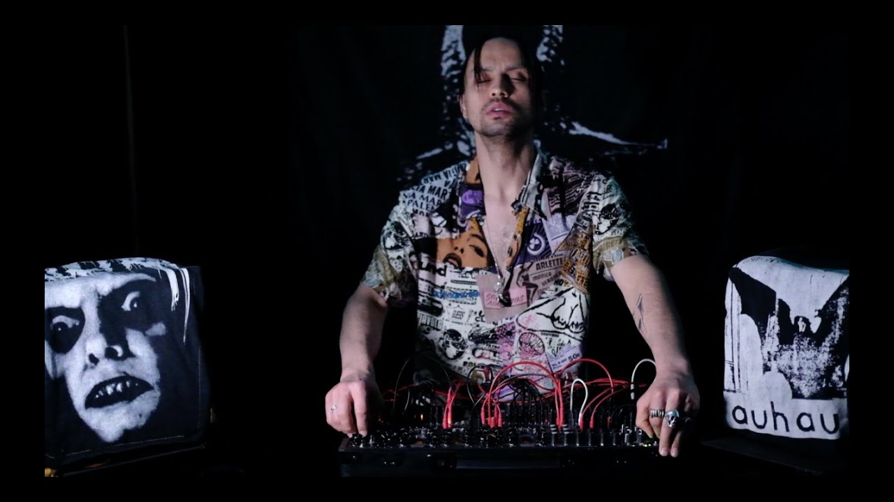 downtempo on ERICA SYNTHS modular system | LXR | MUTANT HOT GLUE | BASSDRUM | HIHATS-D | FUSIONVCO2