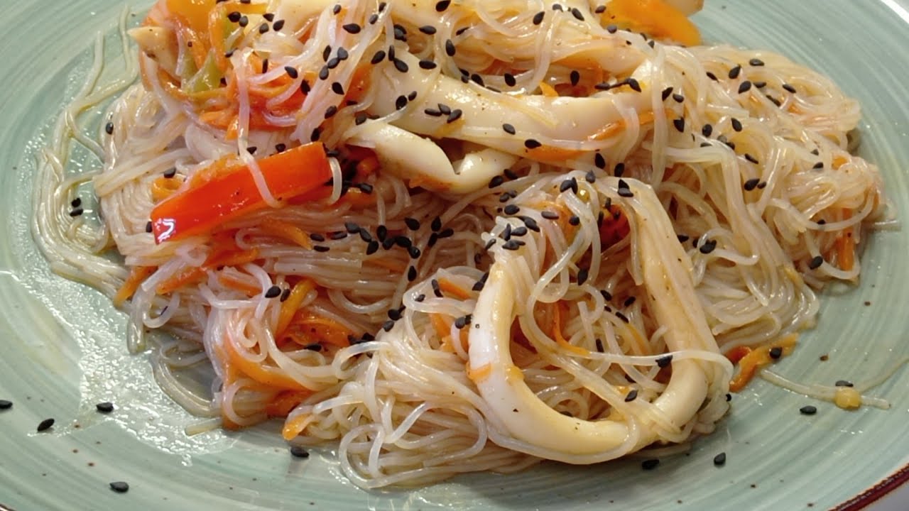 лёгкий салат фунчеза с кальмарами