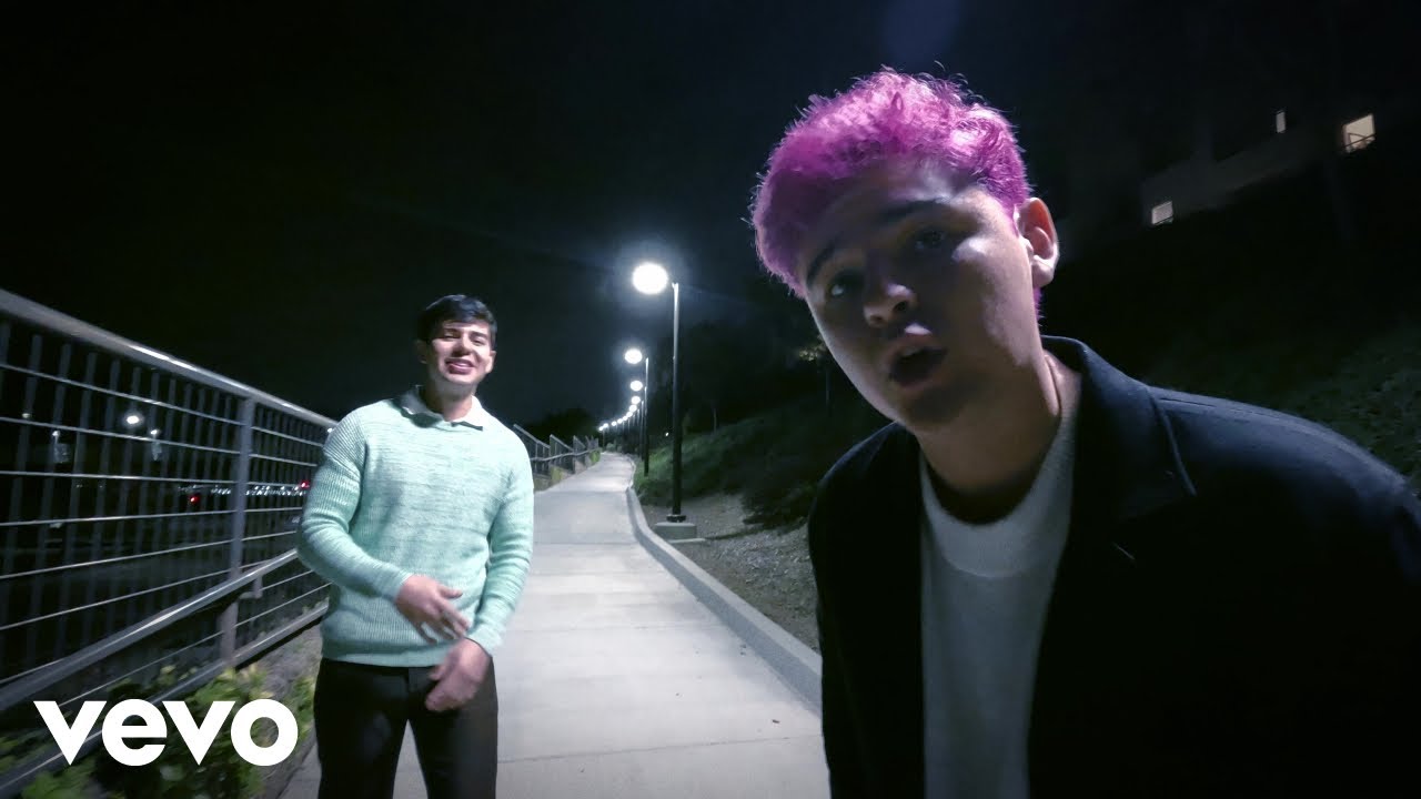 3 Caleb, Adriel Favela - Efecto Mariposa
