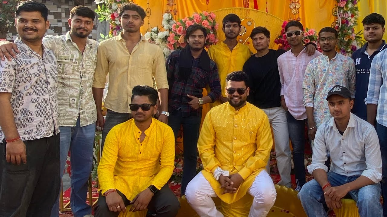 हम सारे दोस्त मिलकर शादी में चले गए