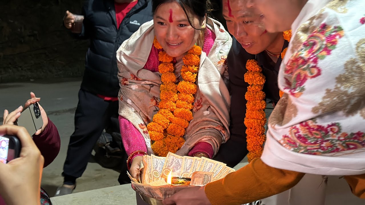 आज घरमा लहुरे नचाउदा गर्जा परिवारलाई दान दिदै दिदि भेना 