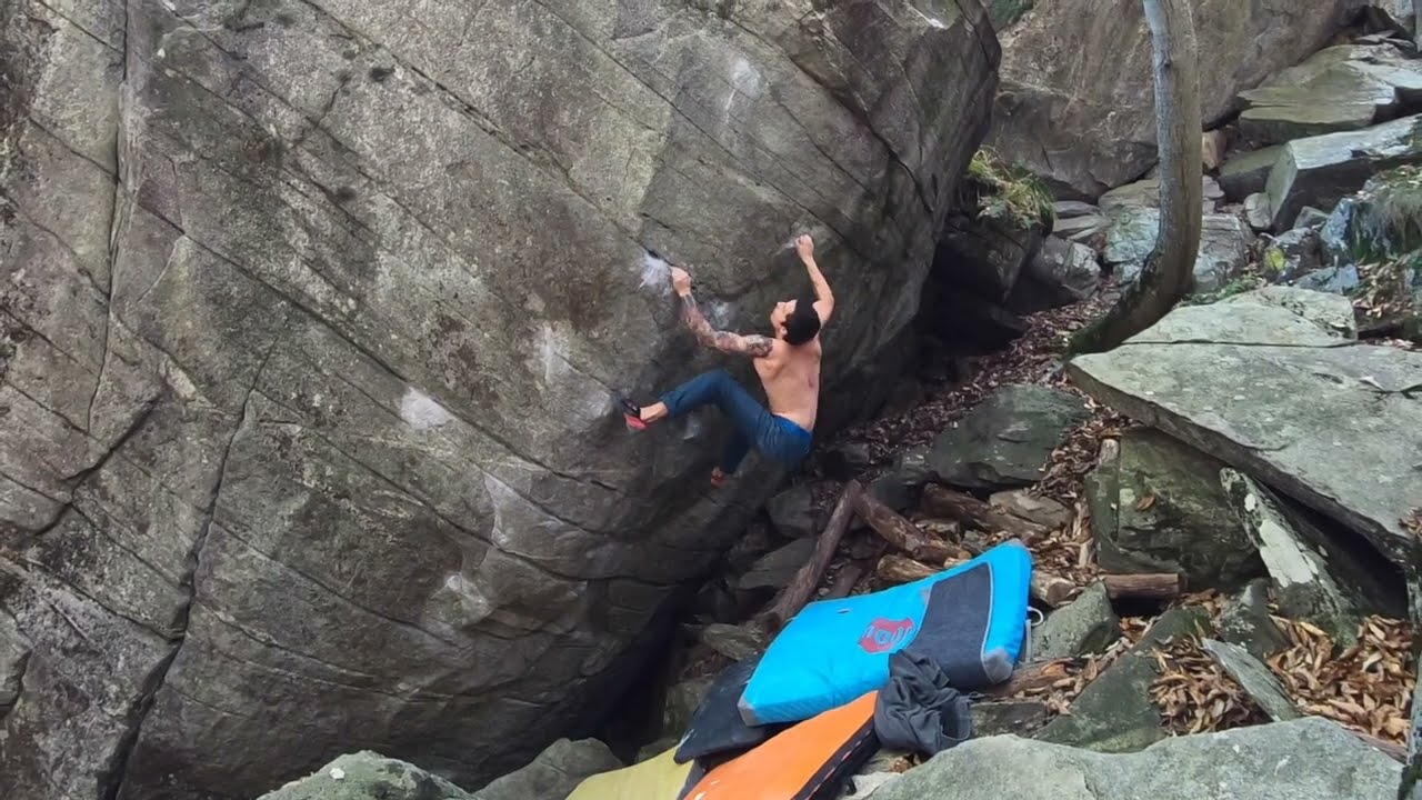 chironico bouldering - Boogalagga 8b, Serre moi fort 8a and more...