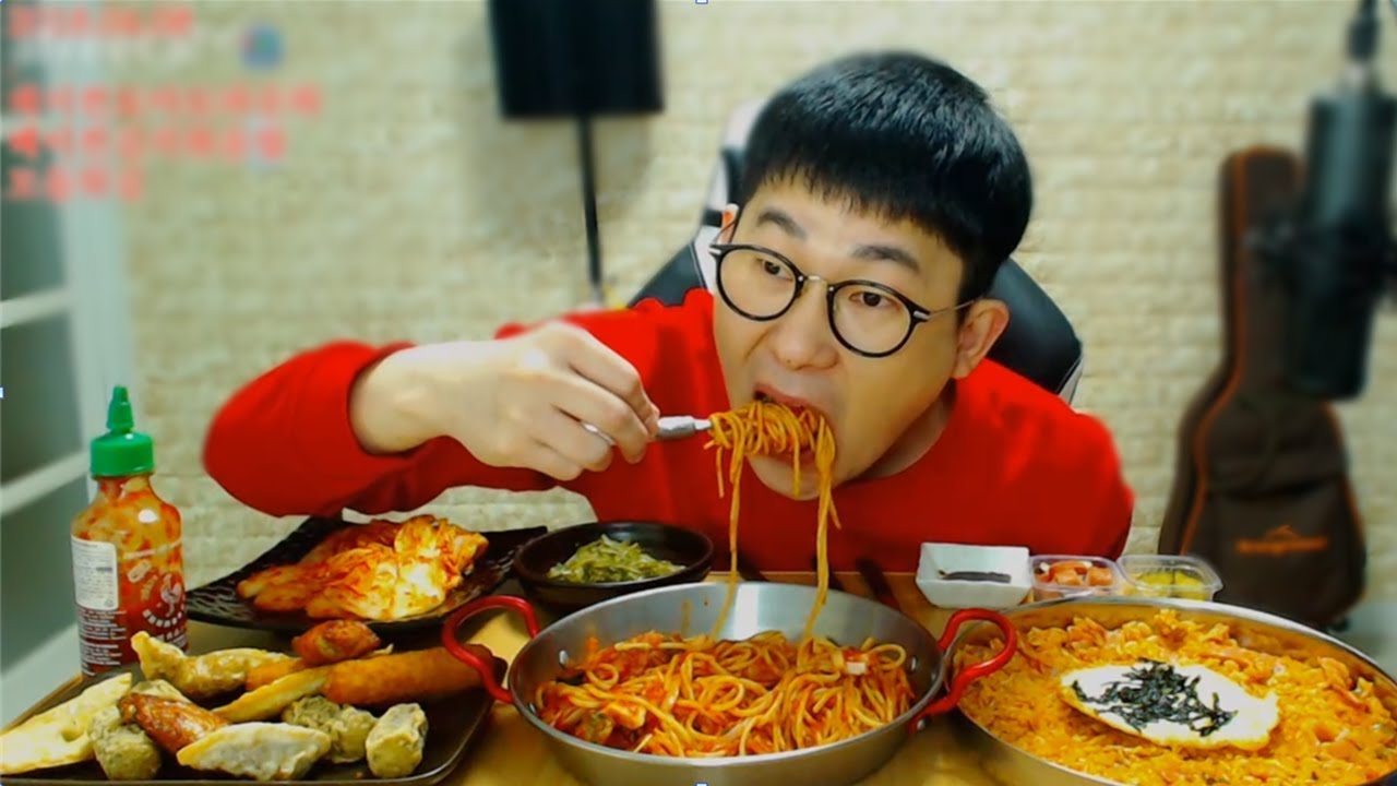 나한테도 맛없는게...베이컨김치볶음밥+베이컨토마토파스타와 모듬튀김 먹방 Mukbang eating show