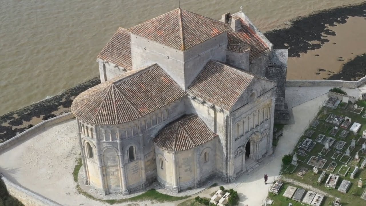 L'église romane Sainte Radegonde de Talmont-sur-Gironde