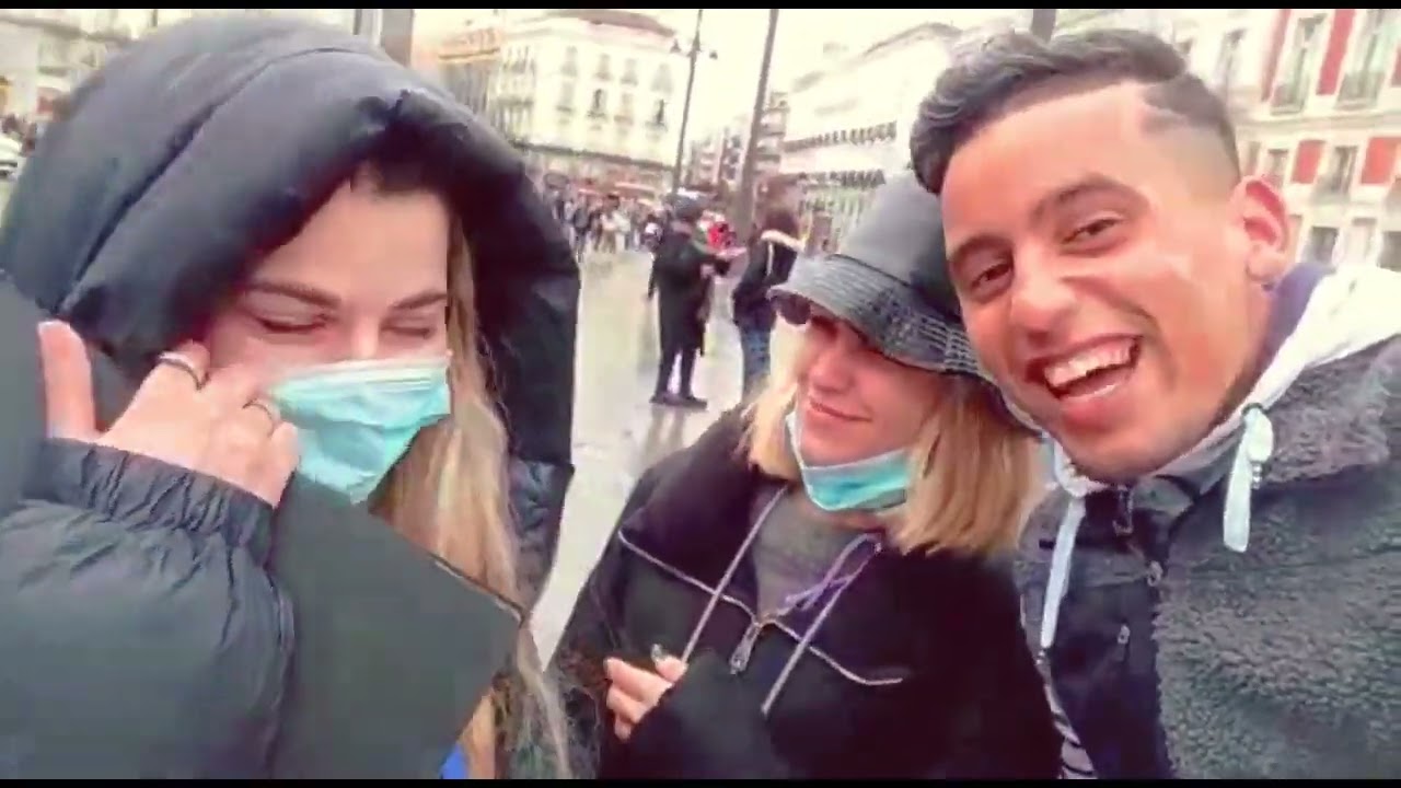 مغربي صنطيحة باغي يتصاحب في أوروبا بزز لا وراق لا لغة 😱لكن صدمة التيتيز الروسي والأكراني 🤩😍