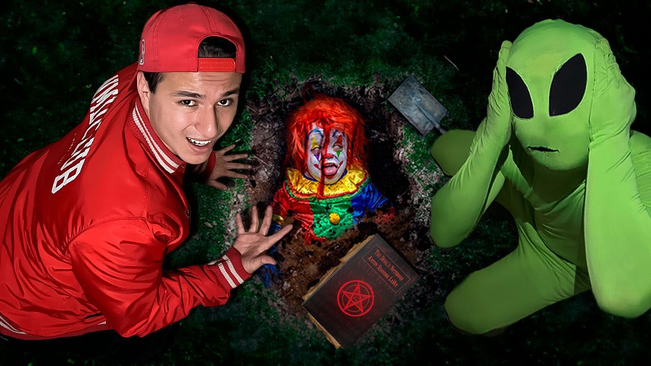 ENTERRAMOS EL LIBRO SECRETO DEL PAYASO *BIGGER* @PARCERICO