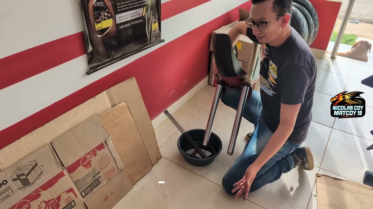 Cambio de aceite de suspensión en Apache 200  Wolf Full Sintético