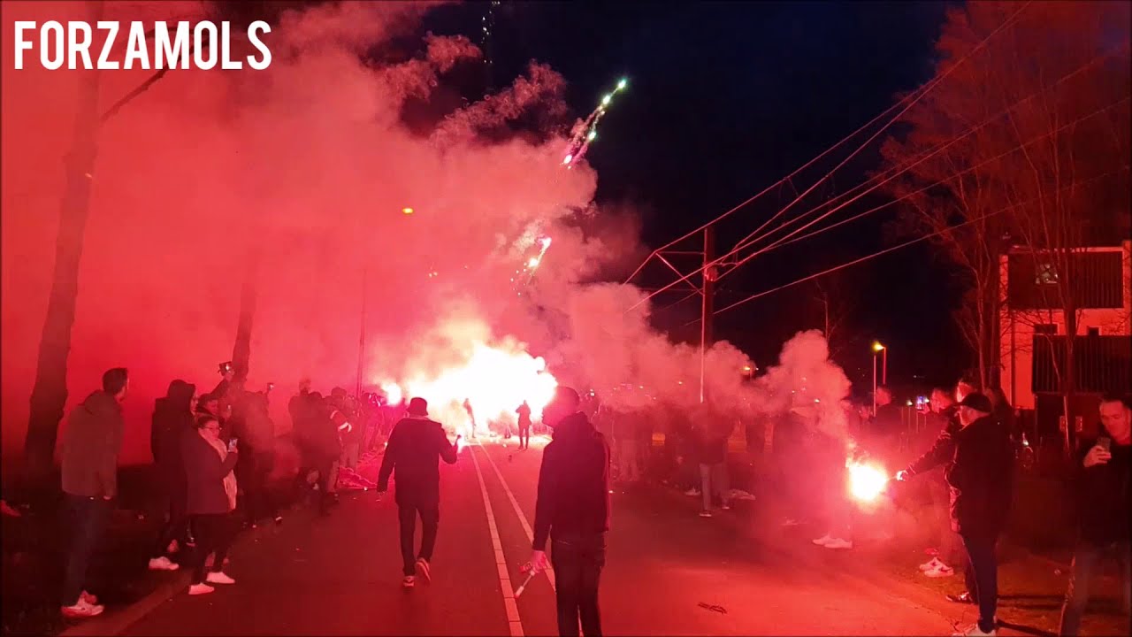 FC Utrecht - Ajax, onthaal spelersbus (04-03-2020)
