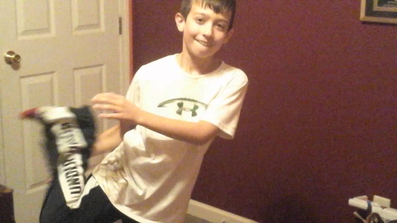 Boneless little boy - the most flexible  boy