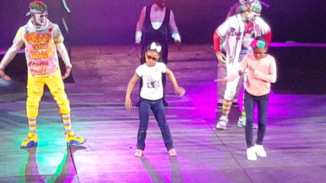 Alayah Sykes dancing with fresh the clowns