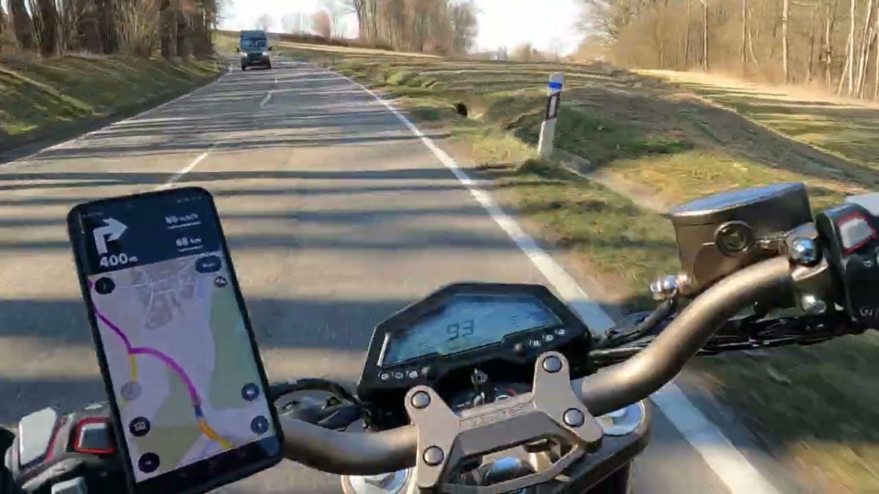 Zontes G1 125er auf der Landstrasse in Bayern 4K