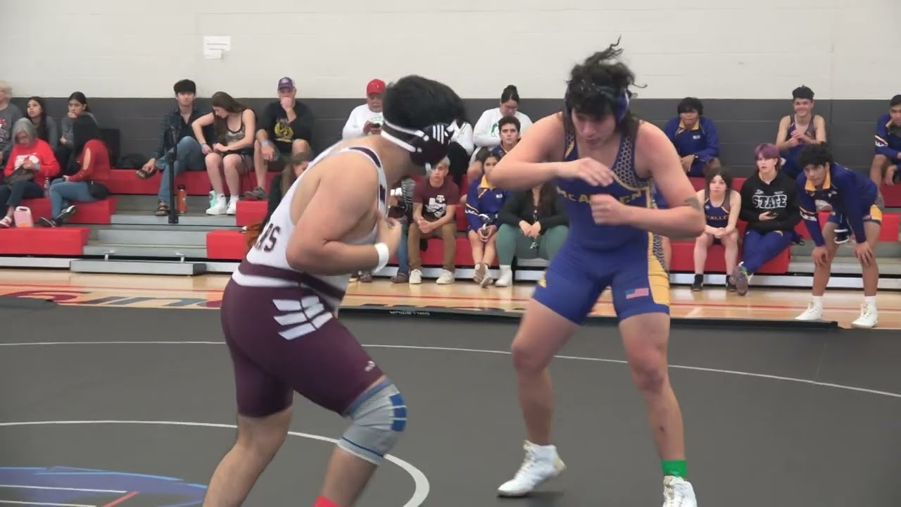 1 6 2023 17 Cesar Viramontes- PSJA Bears VS. Savier Arroyo- McAllen High