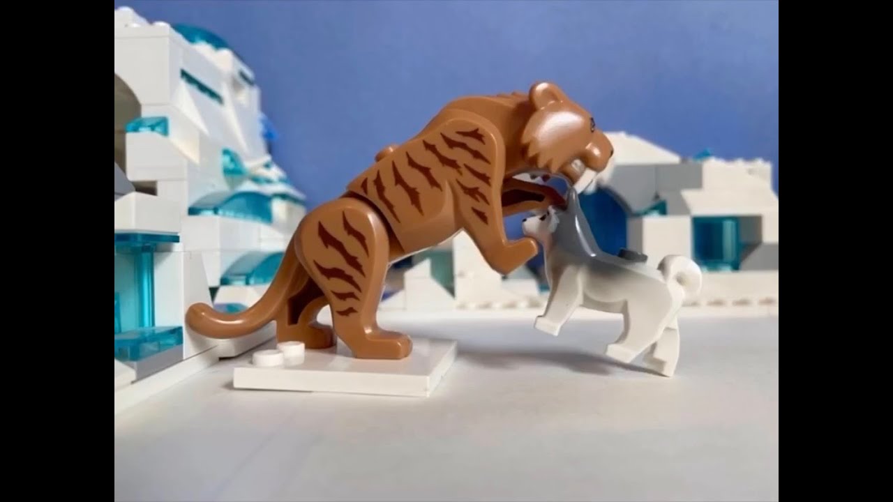 LEGO Alpha (2018) Sabertooth Attack