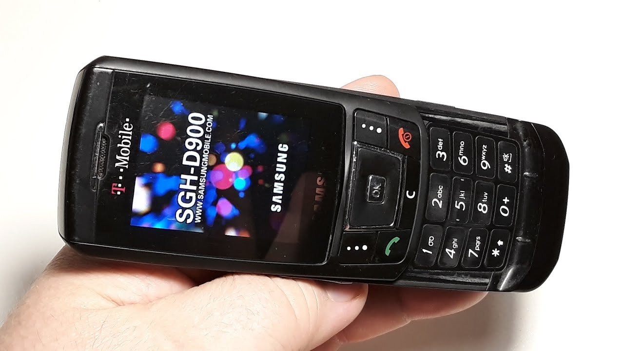 Samsung D900 black - Имиджевый аппарат выполнен в форм-факторе слайдер из Германии