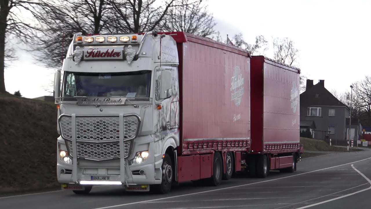 Autohof Berg & on the Road with Scania V8 sound & more, no Music Edition