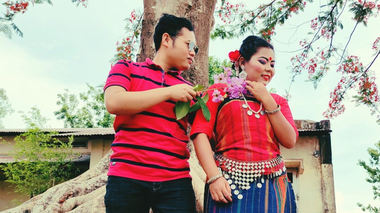 Sajek hulle gaburi||Chakma dance||Shubhatam Chakma & Hena Chakma||UJS