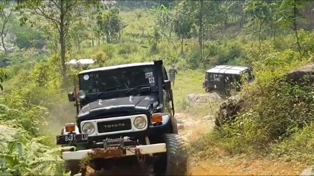 SANG LEGENDA TOYOTA LAND CRUISER FJ45 4x4 OFFROAD