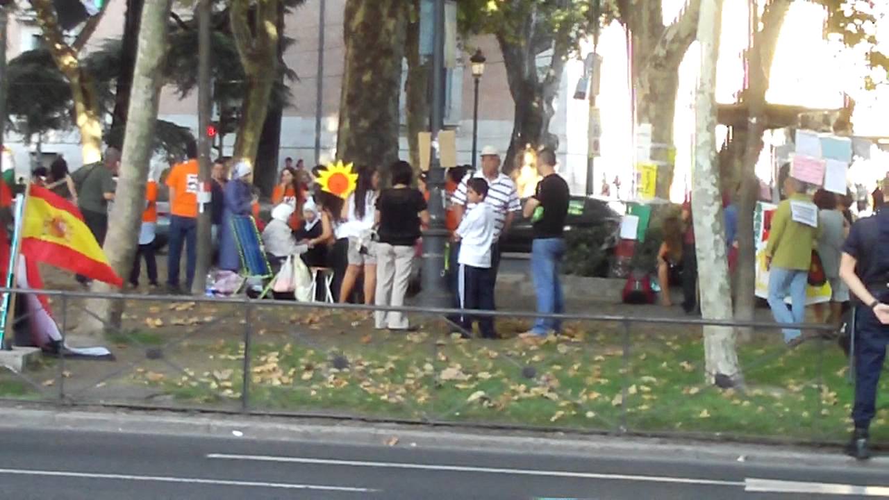 Syrian Demonstrators antiregime madrid 15-10-2011 paseo el prado-part2