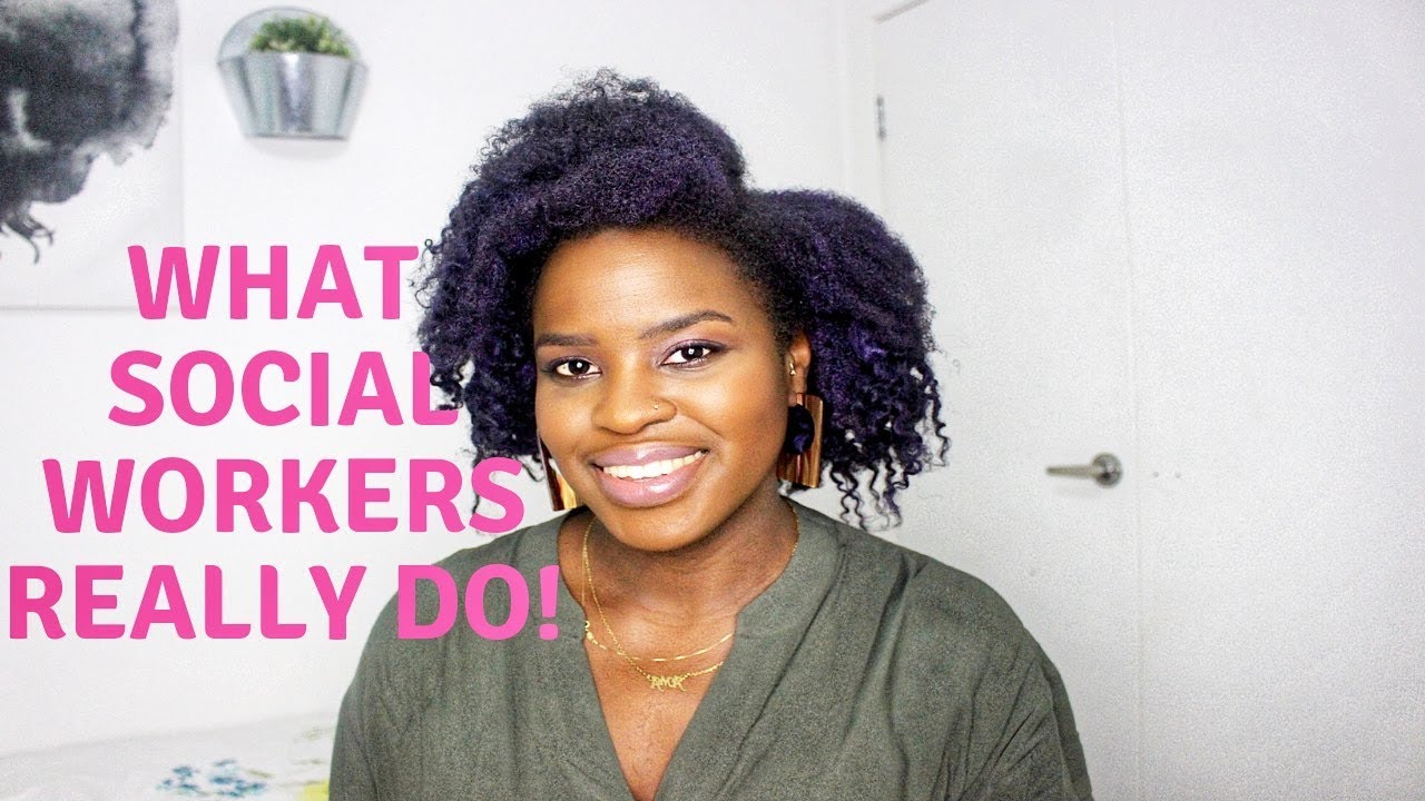What is the role of a social worker ?