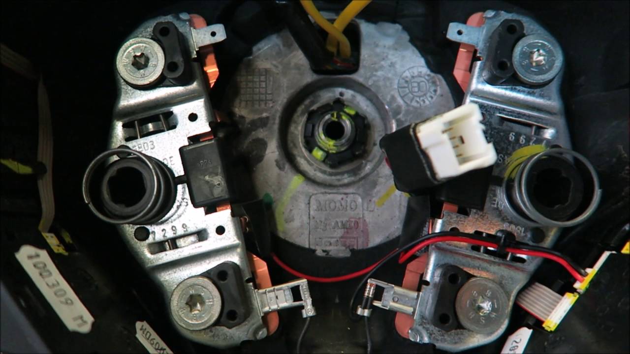 Removing Airbag and Steering Wheel from a Maserati GranTurismo