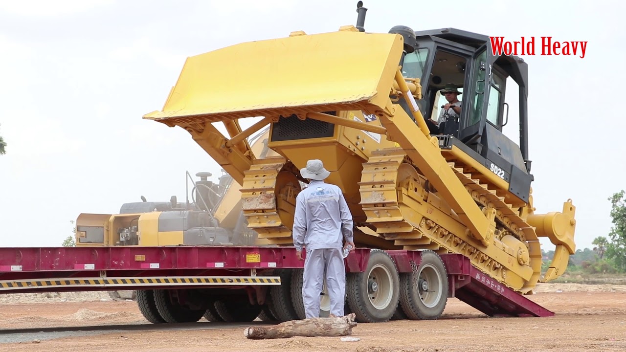 Bulldozer Shantui SD22 Loading On Trailer