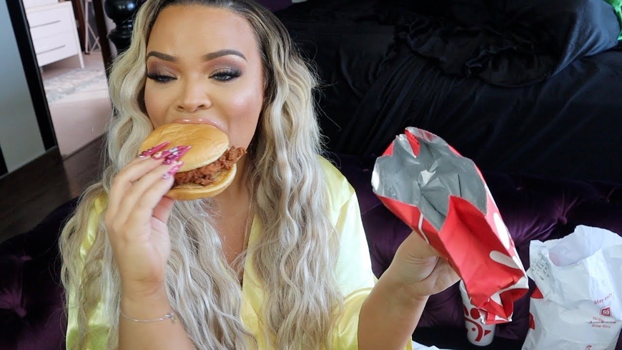 Reviewing Chick-fil-A Spicy Chicken Sandwich