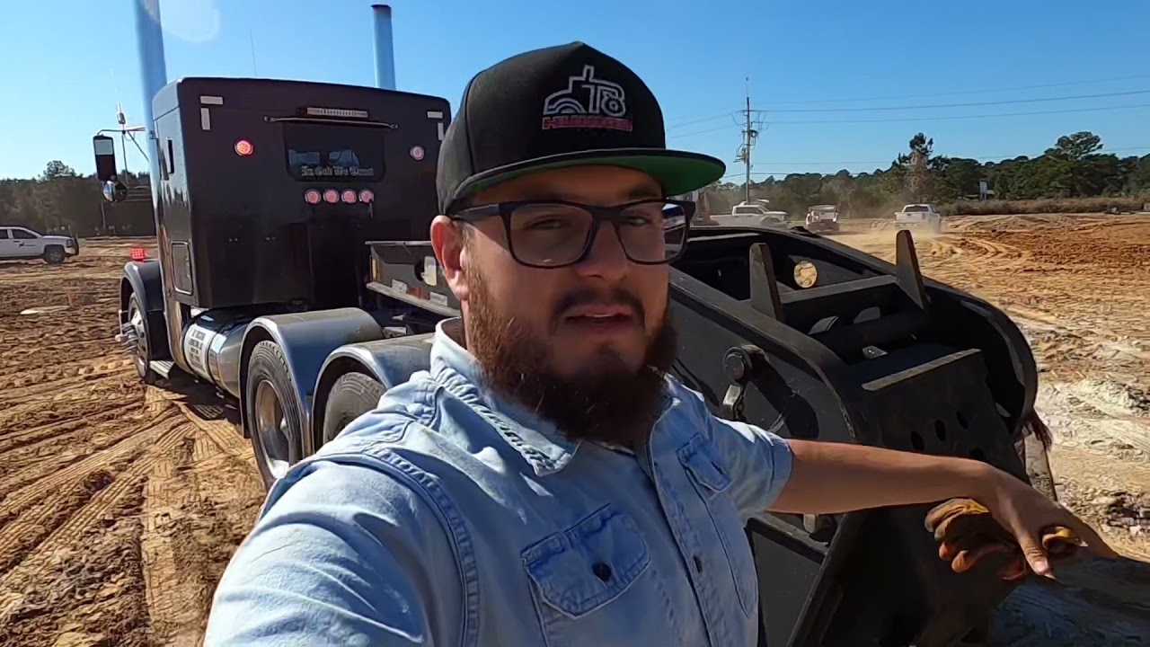 Hauling deere backhoe with the RGN lowboy | kenworth with LOUD JAKES