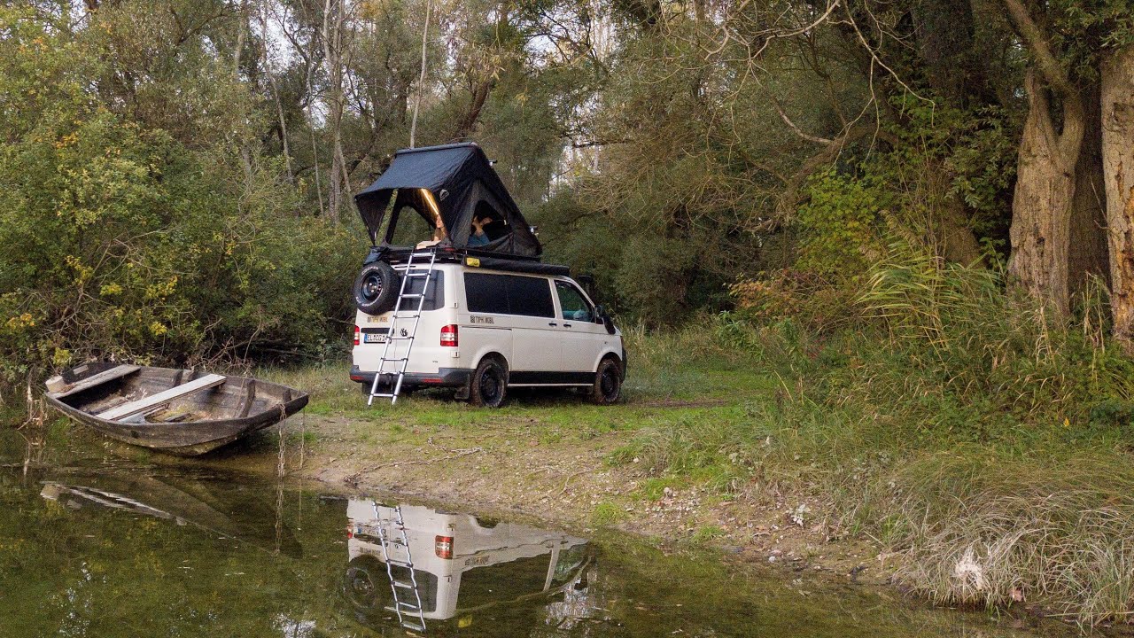 Wild Land Bush Cruiser rooftop tent