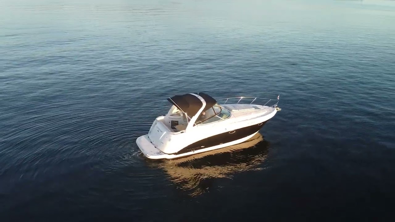 Chaparral 290 Signature Exterior
