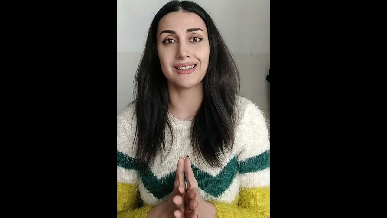 ازمه الفنانه لقاء الخميسي و ضرورة استقلاليه وقوة المرأه بالزمن الحالي
