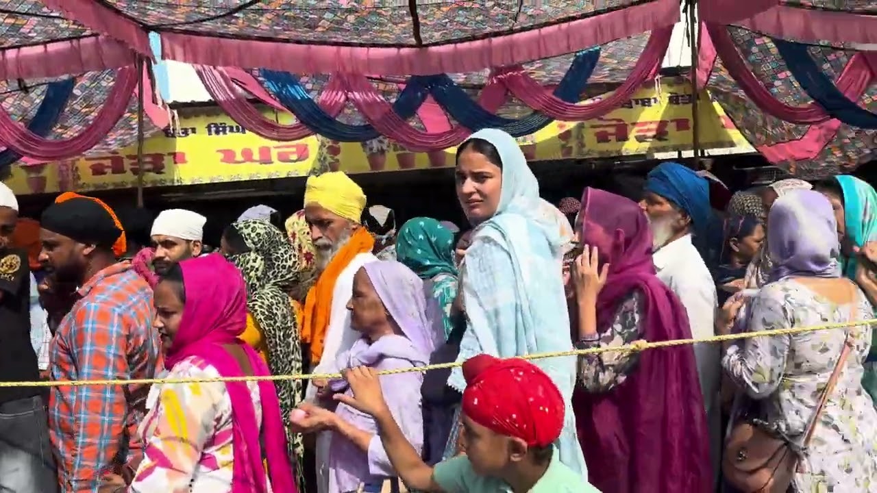 ਧੰਨ ਬਾਬਾ ਦੀਪ ਸਿੰਘ ਜੀ ਦੇ ਦਰ ਤੇ ਸੰਗਤਾਂ ਦਾ ਇਕੱਠ 