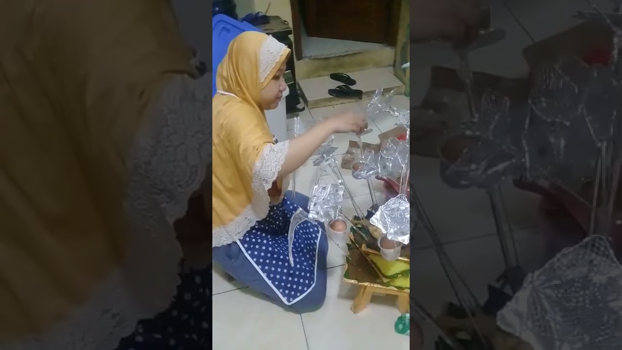 Merangkai hiasan Ketan Kuning Bale bale Medan Melayu