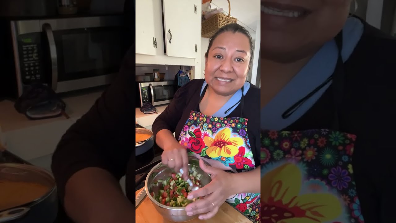 Soy conchita está en vivo  vamos aver q comemos 