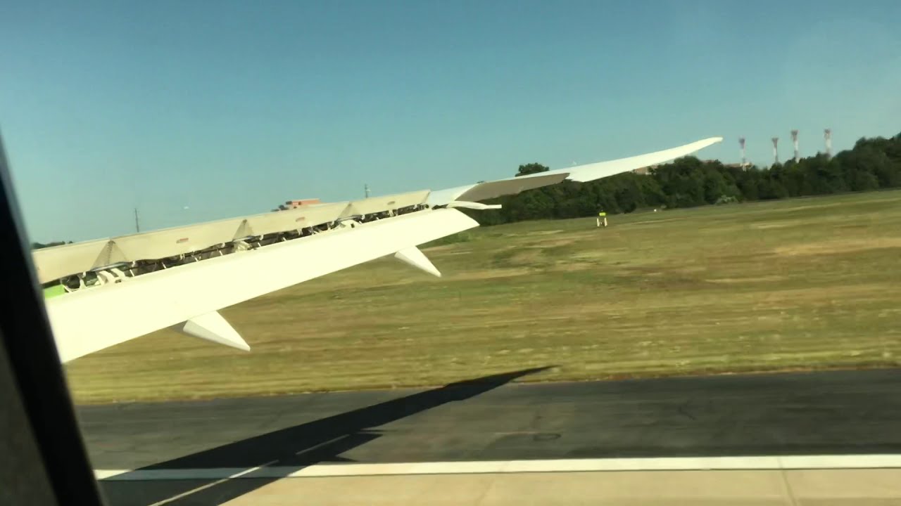 #Etihad Airways Boeing 787-9 #landing in #Washington Dullas (IAD) from #AbuDhabi (AUH)