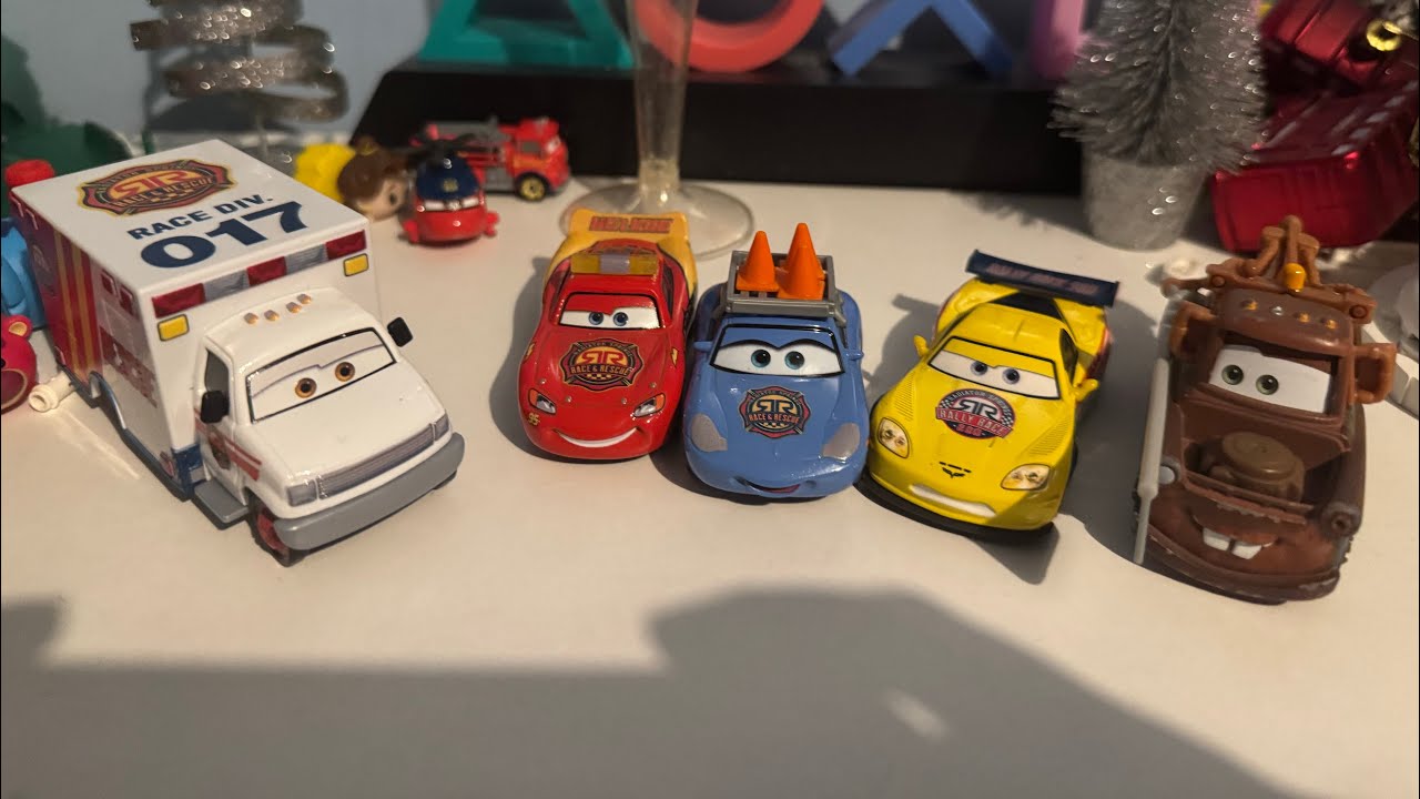 Распаковка кейса с машинками Disney