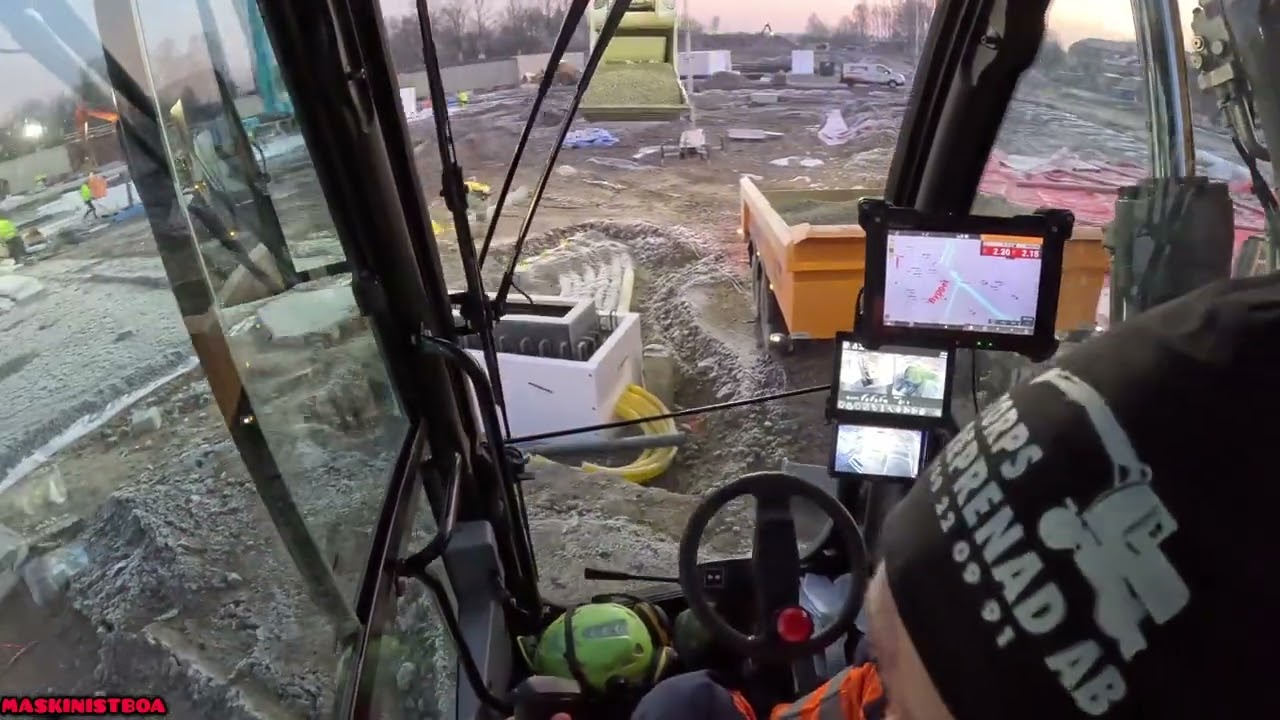 #143 Liebherr 916 Compact continues with macadam, terracing and digging ditch to the sewer pipes. ✌✌