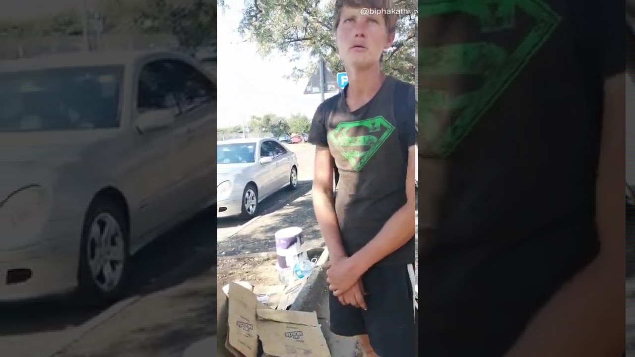 Young Man Begging Didn't Expect this Act of Kindness