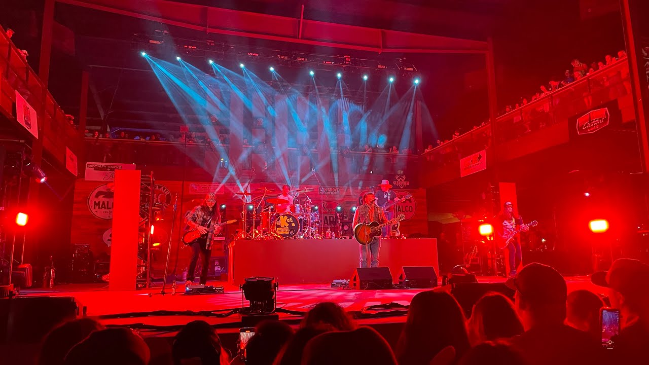 Koe Wetzel - Something To Talk About (Live)