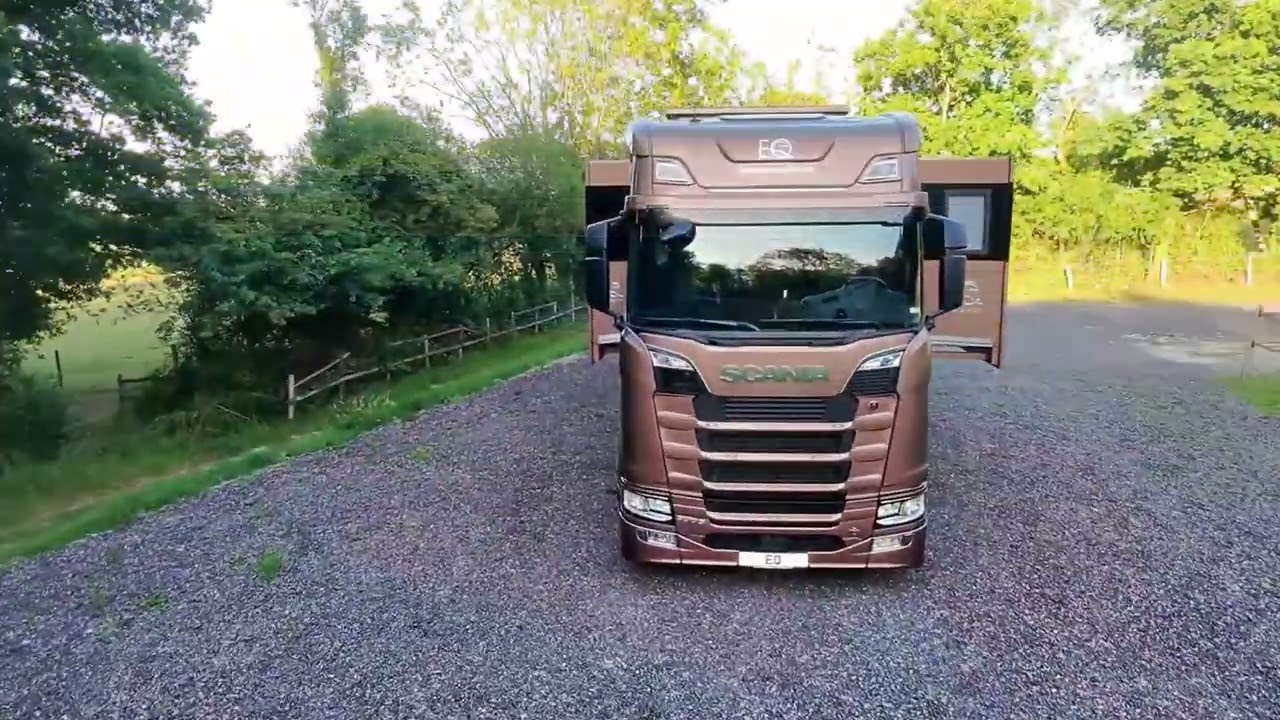Could this Premium-Luxury 26-tonne EQ horsebox be yours? This beautiful new 26-tonne, 5-stall