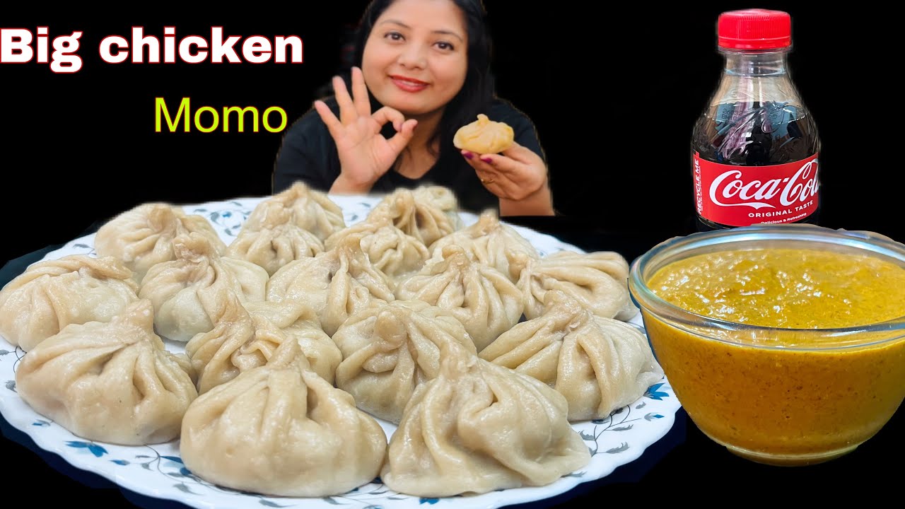 Big size juicy chicken momo with spicy creamy chatni and coke #eattingshow