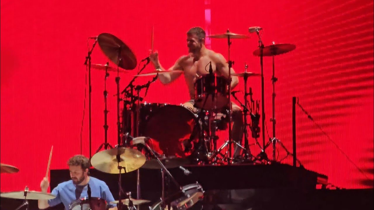 IMAGINE DRAGONS - Radioactive (Loom Tour Live in Madrid) 4K