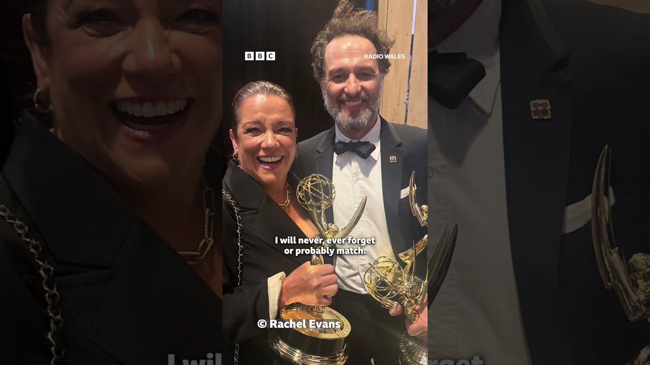 Even Matthew Rhys has a 'bossy big sister' who tells him what to do 😆