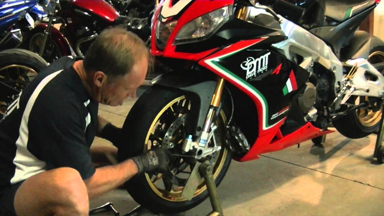 Removing and reinstaling a motorcycle front wheel correctly