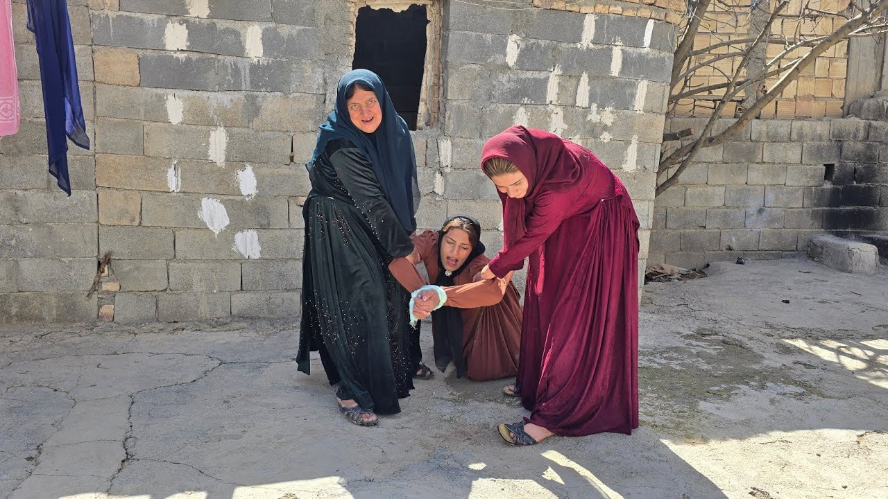 The first wife returns home. The second wife is imprisoned in a warehouse by the first wife.