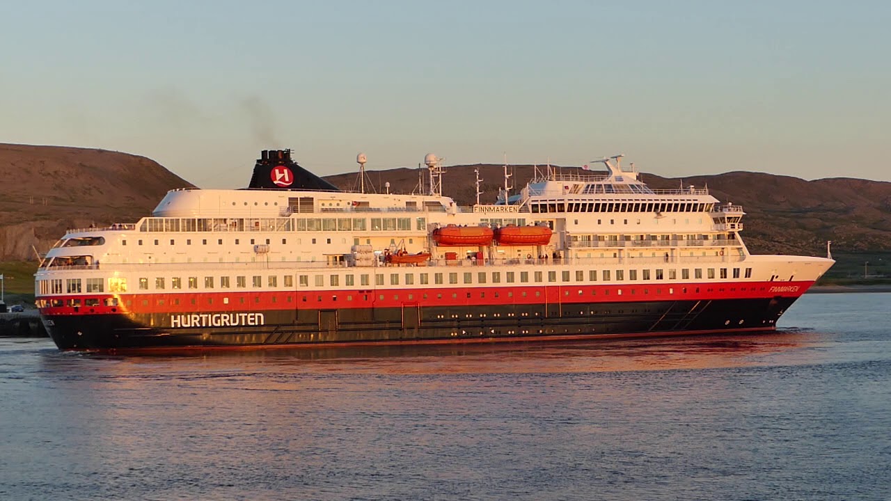 Hurtigruten Schiffe Begegnung Nordkapp Finnmarken Berlevag