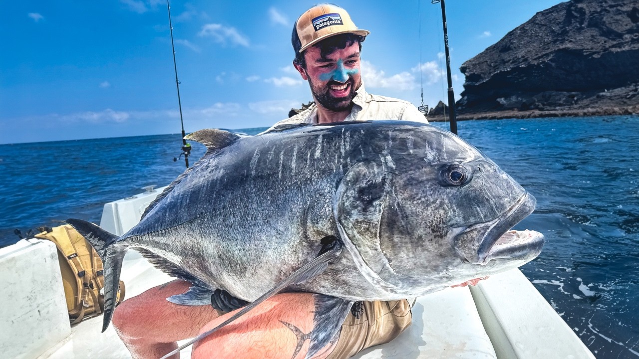 Giant Trevally Fishing in Djibuti - The Hunt for the World's Strongest Fish