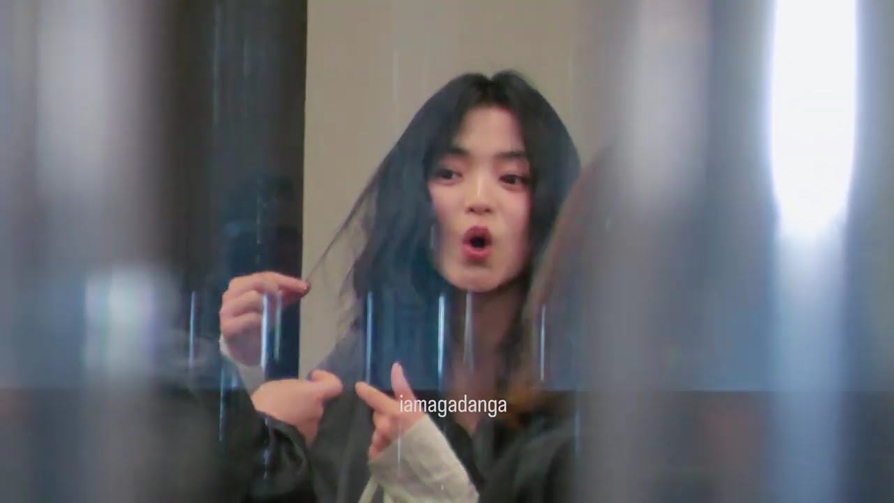 Kim Tae Ri and Karina are laughing and joking together at Fondazione Prada #김태리 #유지민 #pradafw26 