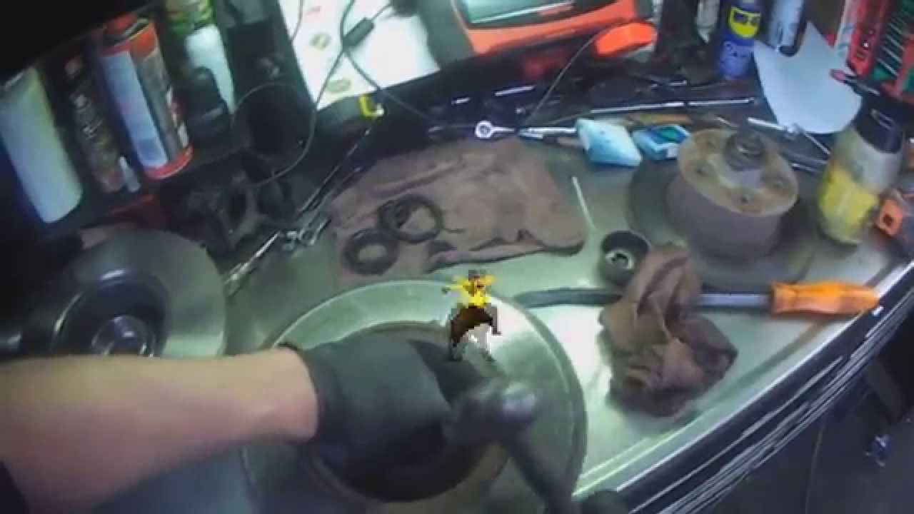 VW T3: Front brake disc & wheel bearing removal