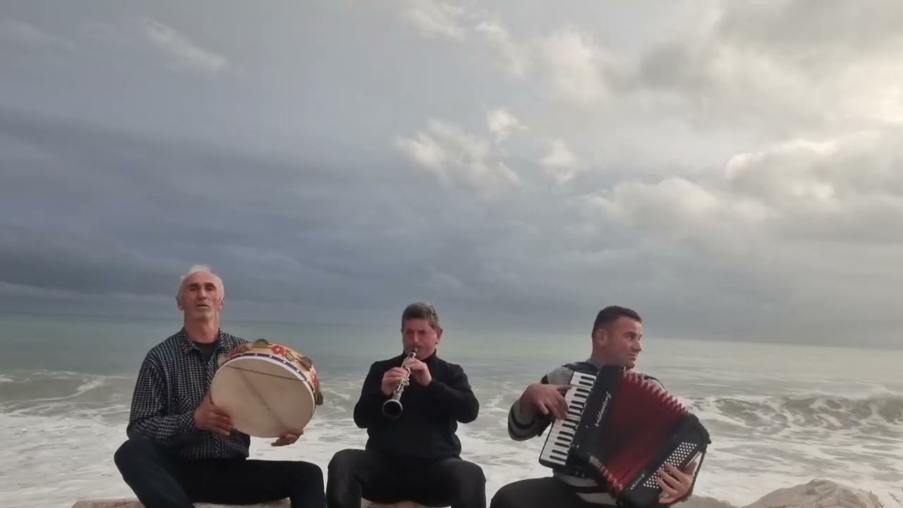 Valle pogonishte Shefki sina Olsi Hoxha Flori Subashi. 